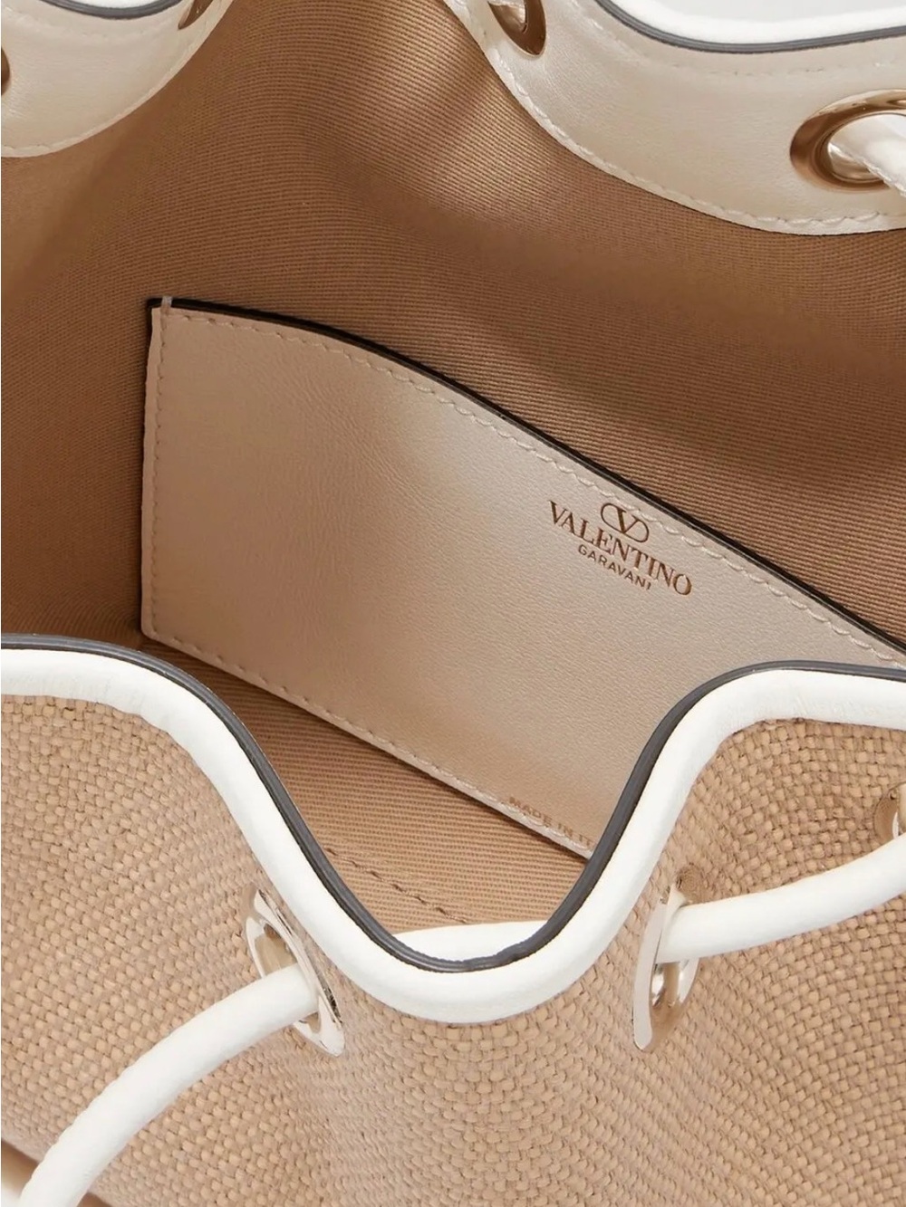 Valentino Garavani Locò Raffia Bucket Bag - Picture 4 of 13